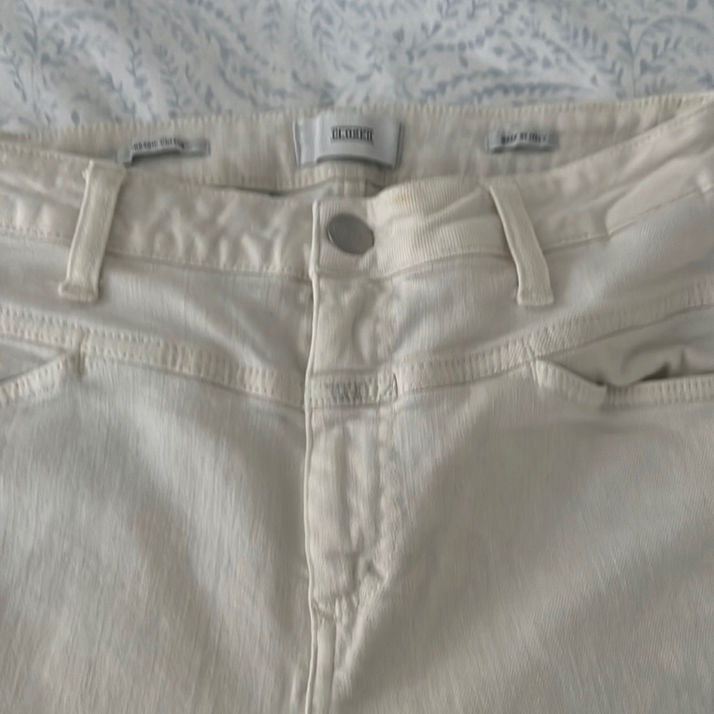 Closed Italian off white skinny Jean. Size 28. Never worn